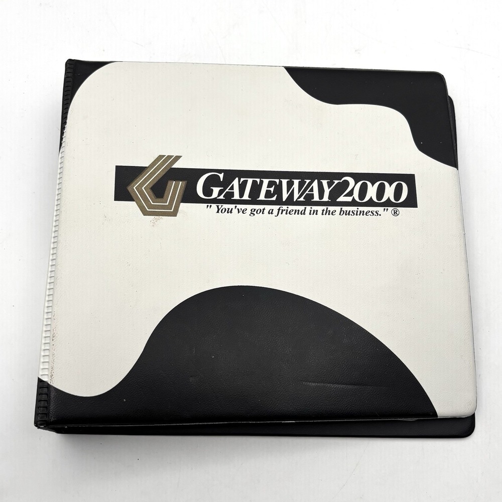 Vintage Gateway Computer Software Storage Binder CD Holder With Mixed CD's.